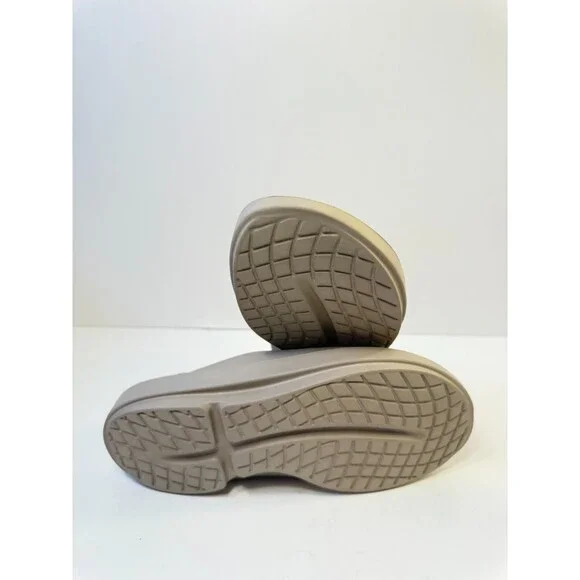 01779 OOFOS OOahh Recovery Slide, Nomad - Women’s Size 9, Men’s Size 7 - Picture 4 of 5